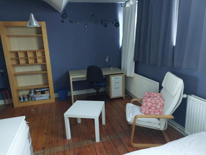 bureau de la chambre avant