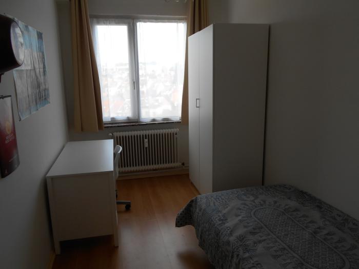 Room in owner's house 10 m² in Brussels Ixelles : Namur / Flagey