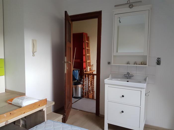 Porte d'entrée de la chambre