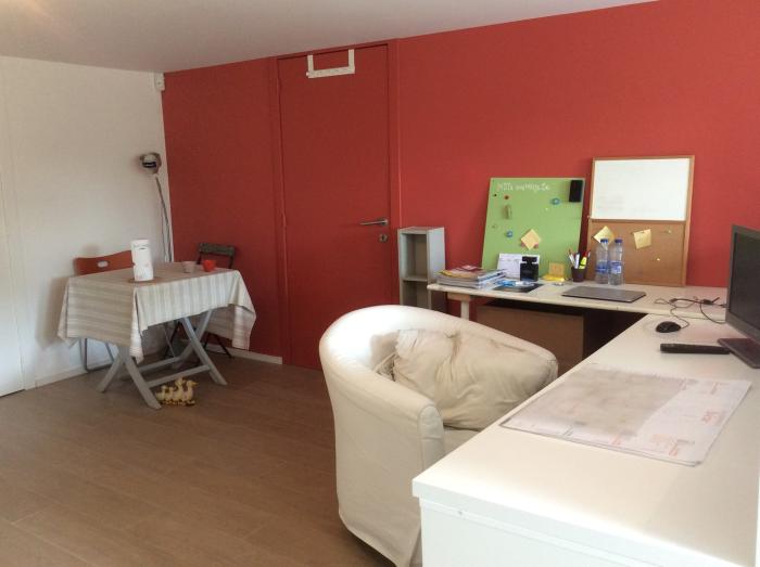 Bureau et espace salle à mange