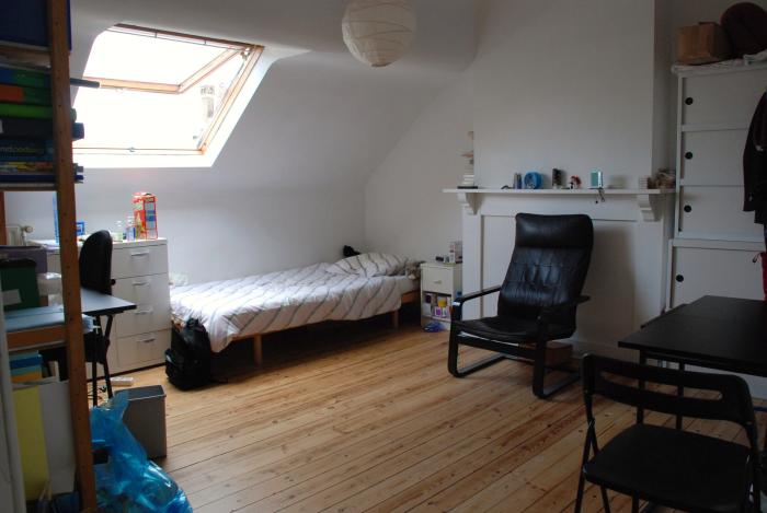 Room in owner's house 16 m² in Brussels Woluwe-Saint-Lambert