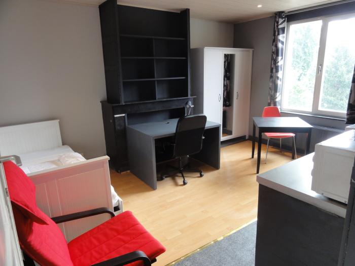 Student room 18 m² in Brussels Ixelles : cimetiere