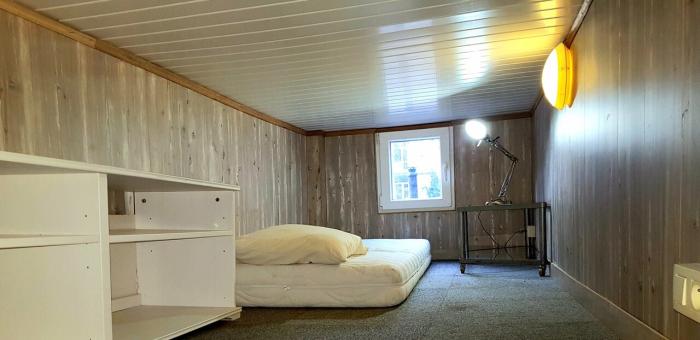 🛌 FR 🐏 Un coin si cosy que même les moutons viennent compter les humains.
💤 NL 💤 Een zo gezellig hoekje dat zelfs de schapen komen om de mensen te tellen
🐑 EN 🛏️ A so cozy corner that even the sheep come to count the humans.
