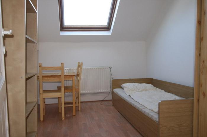 Kot 10 m² in Brussel Elsene : kerkhof
