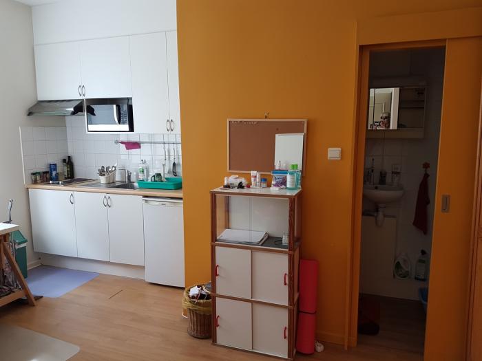 kitchenette , cabinet de toil.