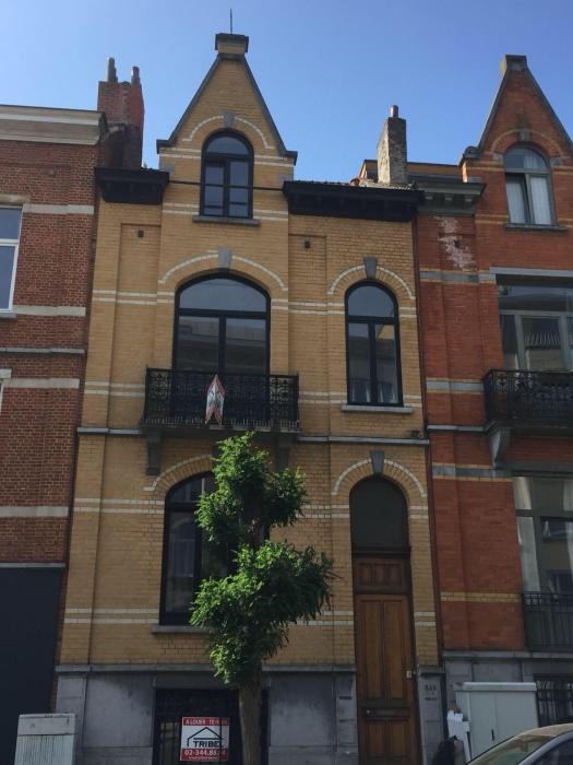 Co-locatie 250 m² in Brussel Ukkel