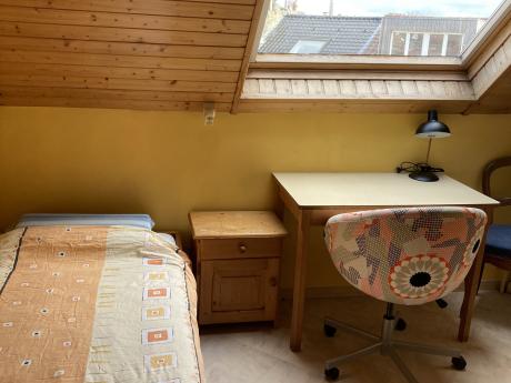 room in owner's house 12 m² in Brussels Ixelles : Namur / Flagey