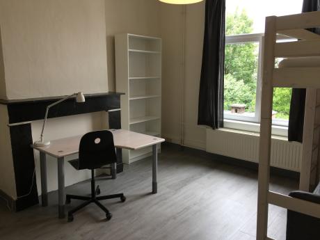 合租房 16 m² 在 Brussels Ixelles : cimetiere
