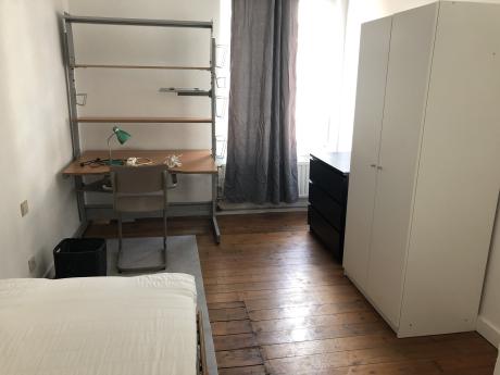 学生宿舍 32 m² 在 Brussels Saint-Gilles