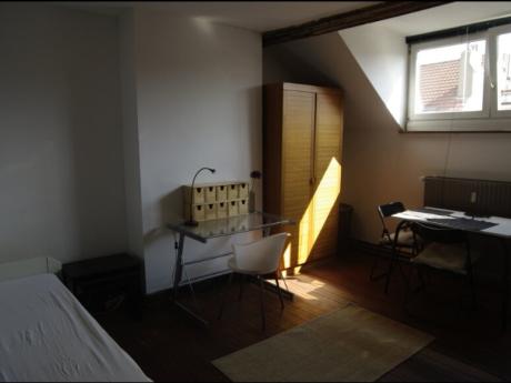 Kot bij bewoner 21 m² in Brussel Elsene : kerkhof