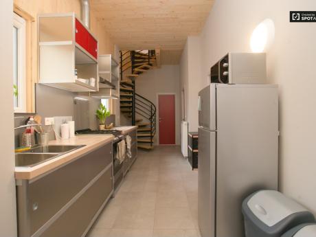 Kot 12 m² in Brussel Elsene : kerkhof