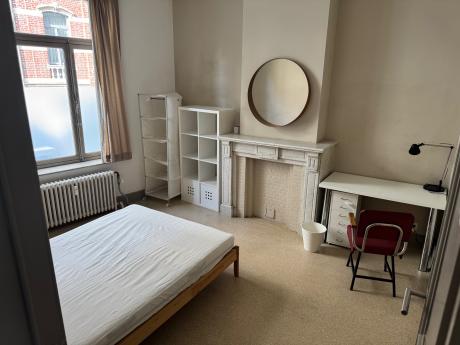 合租房 15 m² 在 Brussels Ixelles : Namur / Flagey