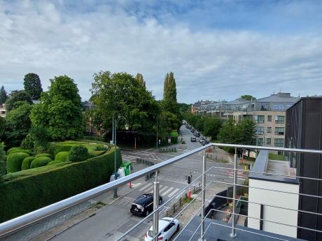 Co-locatie 200 m² in Brussel Elsene : kerkhof