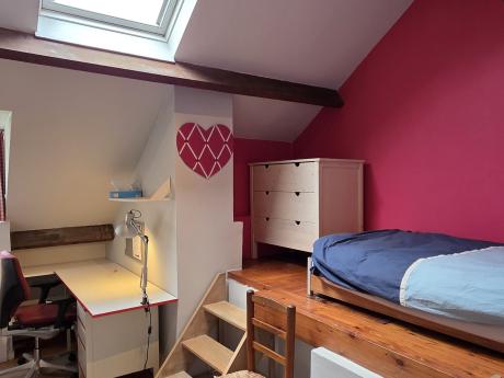 Room in owner's house 12 m² in Brussels Kraainem / Wezembeek