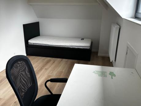 Room in owner's house 35 m² in Brussels Kraainem / Wezembeek