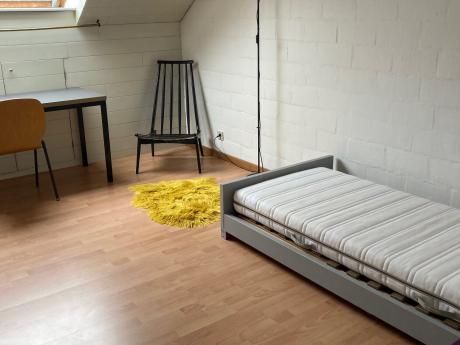 Room in owner's house 17 m² in Brussels Kraainem / Wezembeek