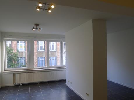 Studio 40 m² à Bruxelles Etterbeek / Europe