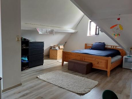 Room in owner's house 20 m² in Brussels Kraainem / Wezembeek