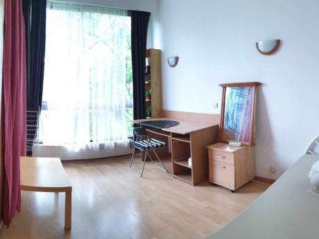 Kot bij bewoner 14 m² in Brussel Elsene : kerkhof