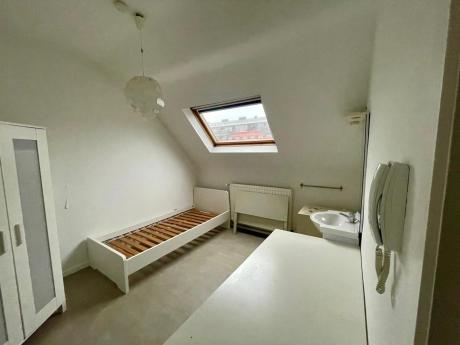 合租房 13 m² 在 Brussels Forest