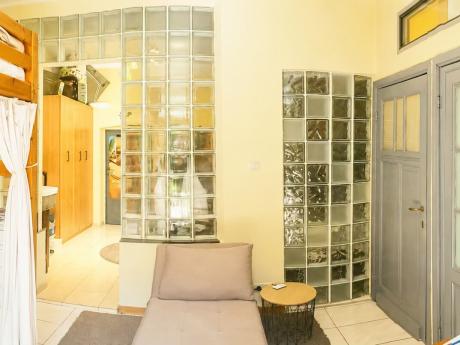 Studio 64 m² in Brussels Jette