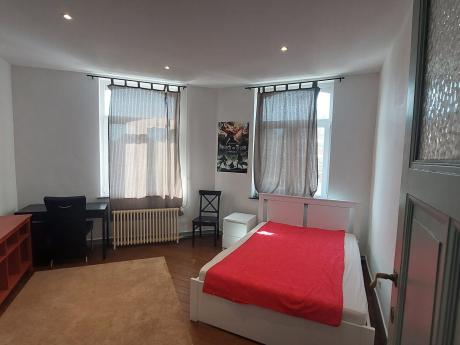 公寓 140 m² 在 Brussels Laeken
