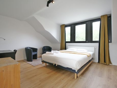 Room in owner's house 50 m² in Brussels Watermael-Boisfort