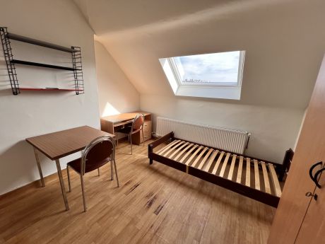 Kot 12 m² in Brussel Elsene : kerkhof