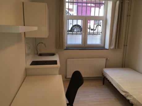 Kot 12 m² in Brussel Elsene : kerkhof