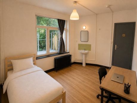 合租房 300 m² 在 Brussels Ixelles : Cimetière