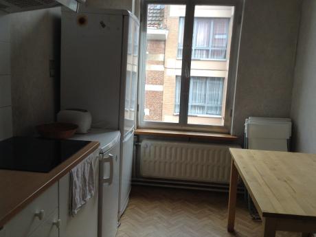 Kot bij bewoner 13 m² in Brussel Elsene : kerkhof