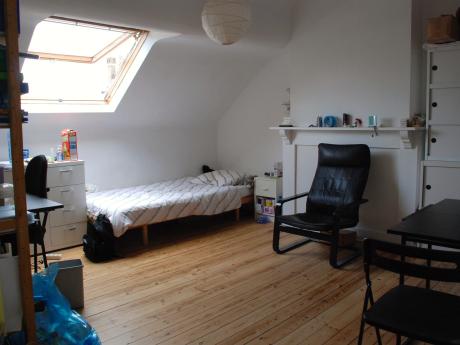 Room in owner's house 16 m² in Brussels Woluwe-Saint-Lambert