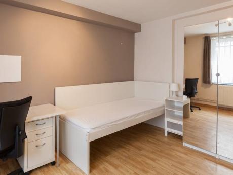 合租房 14 m² 在 Brussels Etterbeek / Europe