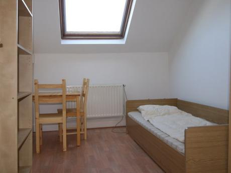 Kot 10 m² in Brussel Elsene : kerkhof